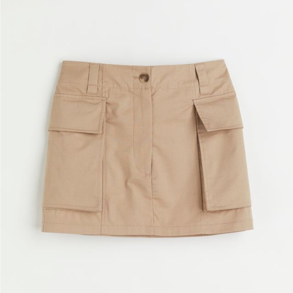 H&M Beige Short Cargo Skirt - Size 6